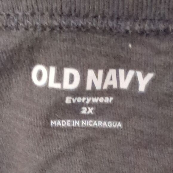 NWT Old Navy Gray Short Sleeve Tee with Minimalist Graphic - Picture 4 of 5